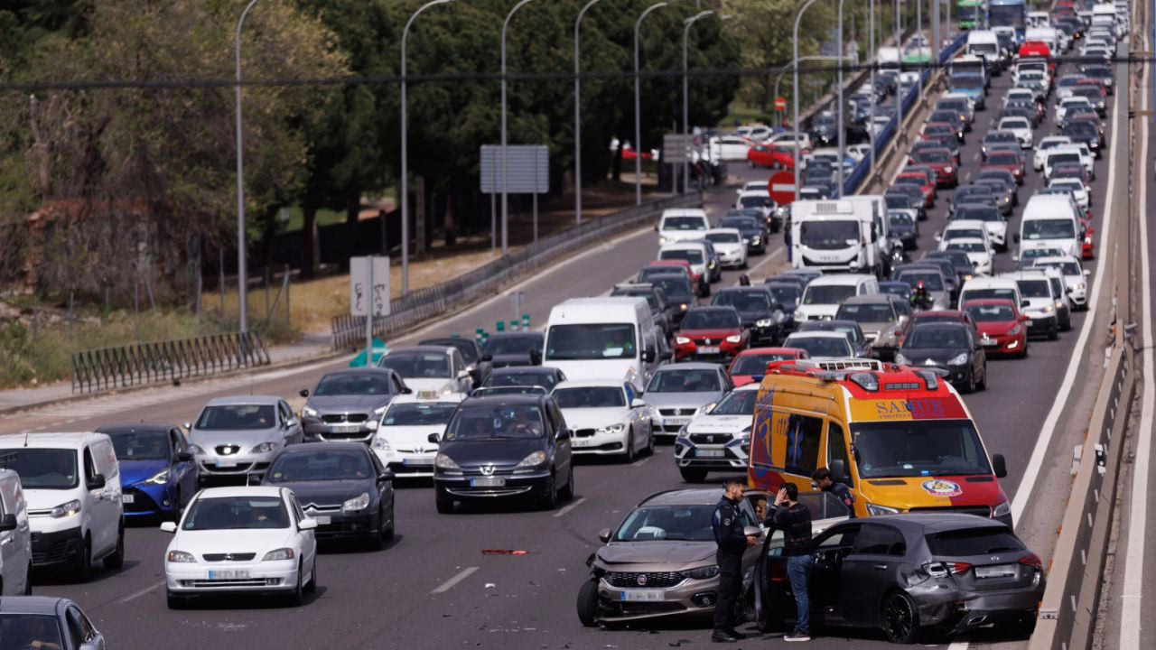 Dos colisiones viales dificultan el acceso a la capital este domingo.