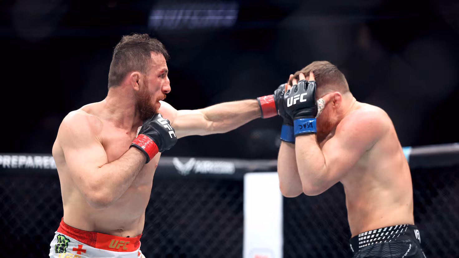 Resumen, resultados y vencedor del UFC 323 de hoy: Dvalishvili contra Yan y Pantoja frente a Van, peleas de peso gallo y mosca.