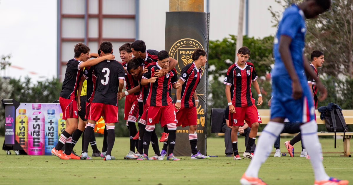 River se enfrenta al Atlético de Madrid en la final de la Copa Messi.