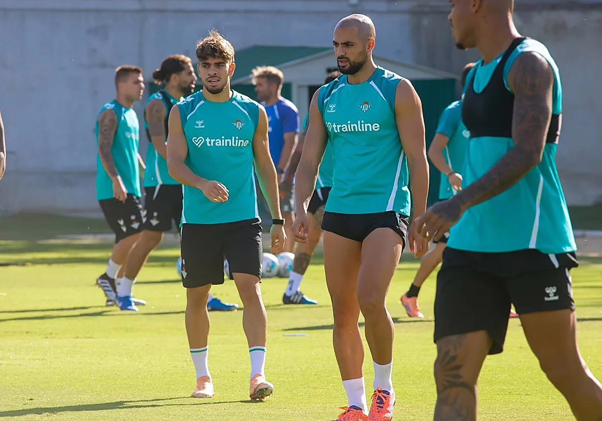 Preocupación en el Betis por Abde y Amrabat frente al Rayo Vallecano debido a la Copa África.