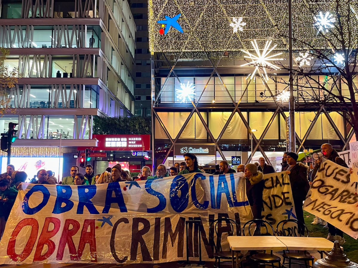 60 familias presentan una queja contra la Fundación la Caixa por los “desahucios encubiertos” de los fondos de inversión que adquirieron tres edificios en Madrid | Noticias de Madrid