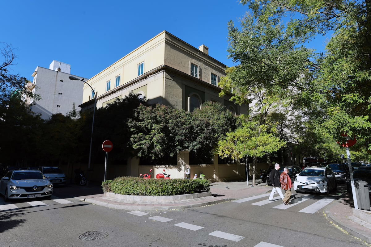 El intercambio de un palacete y un edificio junto al Palace entre los gobiernos de Sánchez y Ayuso en el Madrid VIP, por 1,7 millones de euros | Noticias de Madrid