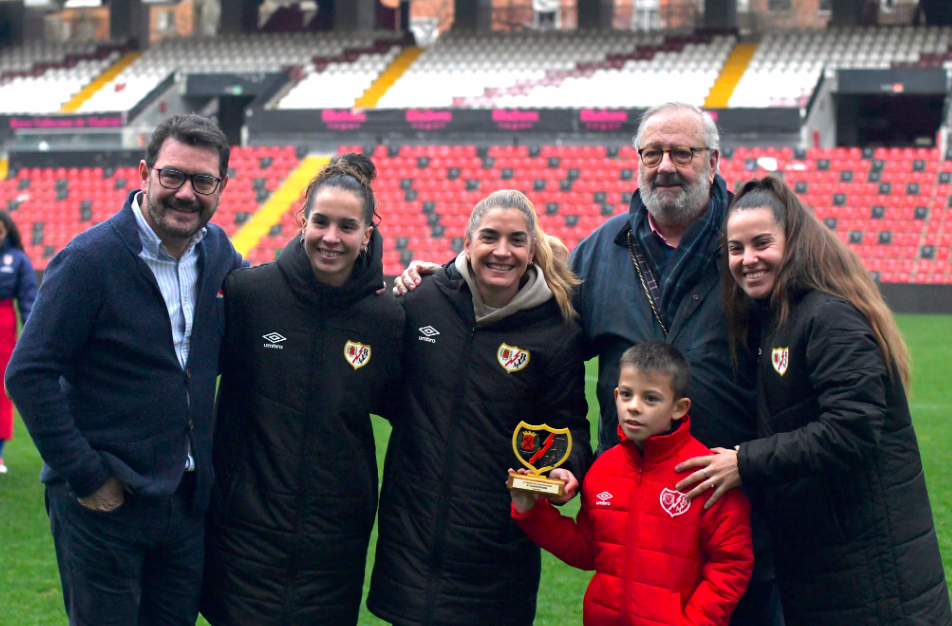 El Rayo Femenino jugó sus dos encuentros en el Estadio de Vallecas para cumplir con el acuerdo.