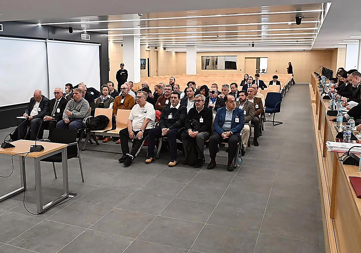 Cinco exalcaldes del PP de Madrid son hallados culpables por manipulación de contratos en el caso Púnica.