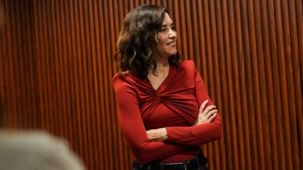 Isabel Díaz Ayuso con el body de Victoria Collection. (Foto: Gtres)