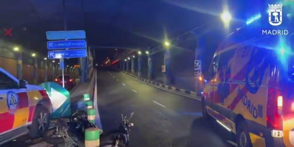 Un motociclista fallecido y un peatón en estado crítico en menos de sesenta minutos.