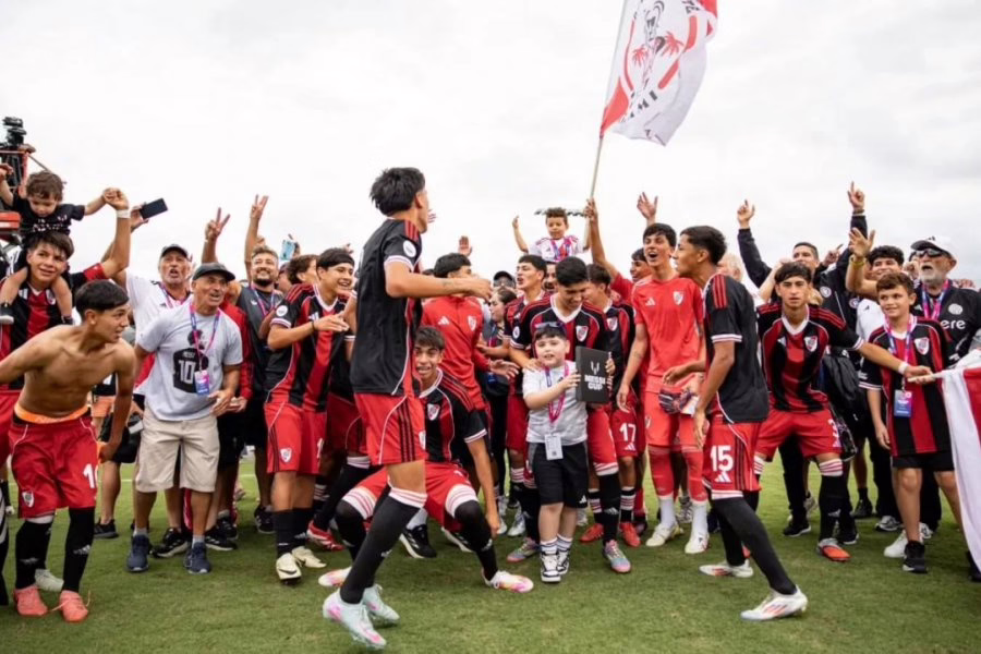 Los impresionantes goles de Bruno Cabral que llevaron a River a vencer 2 a 0 al Atlético de Madrid en la final de la Messi Cup – FM Impacto