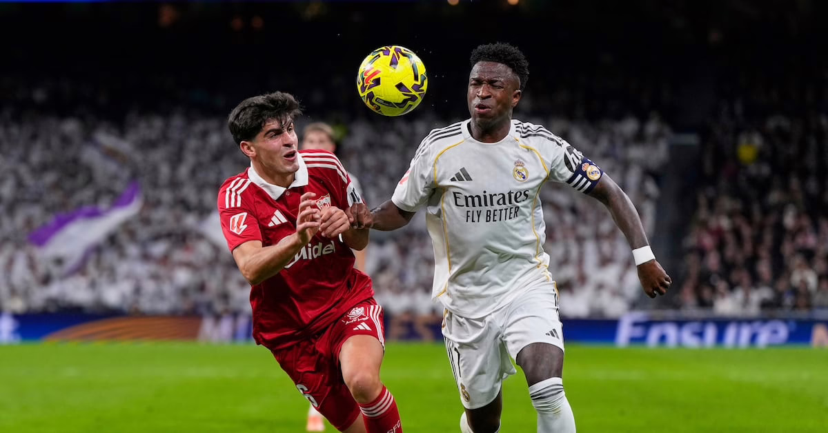 Los aficionados silbaron a Vinícius Jr., y así reaccionó el brasileño en sus redes sociales.