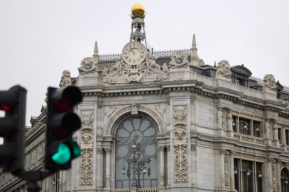 Escrivá forma un comité consultivo para aportar un enfoque social a los informes económicos del Banco de España | Economía