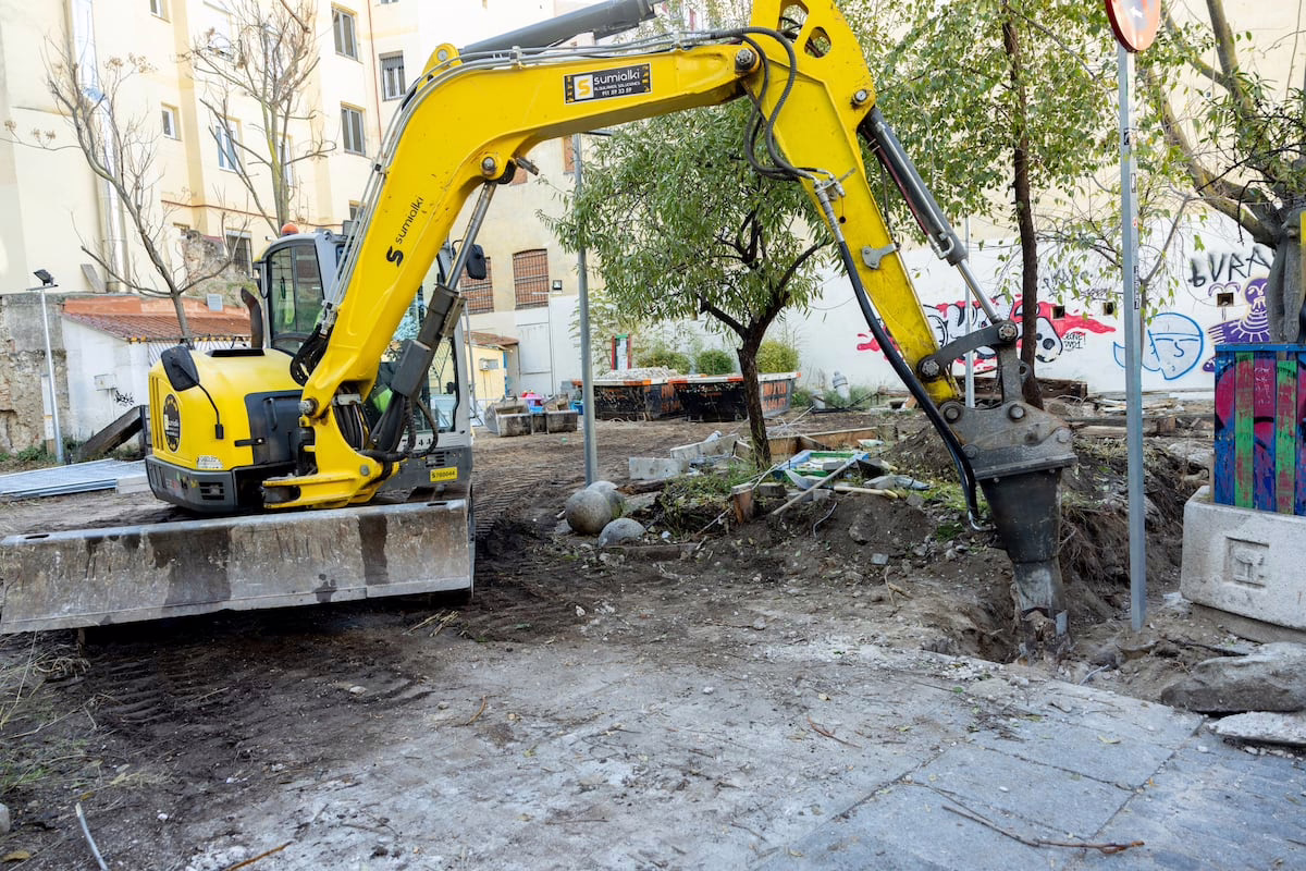 Comienzan las obras en el parque del Almendro en medio de quejas de vecinos y de la oposición | Noticias de Madrid