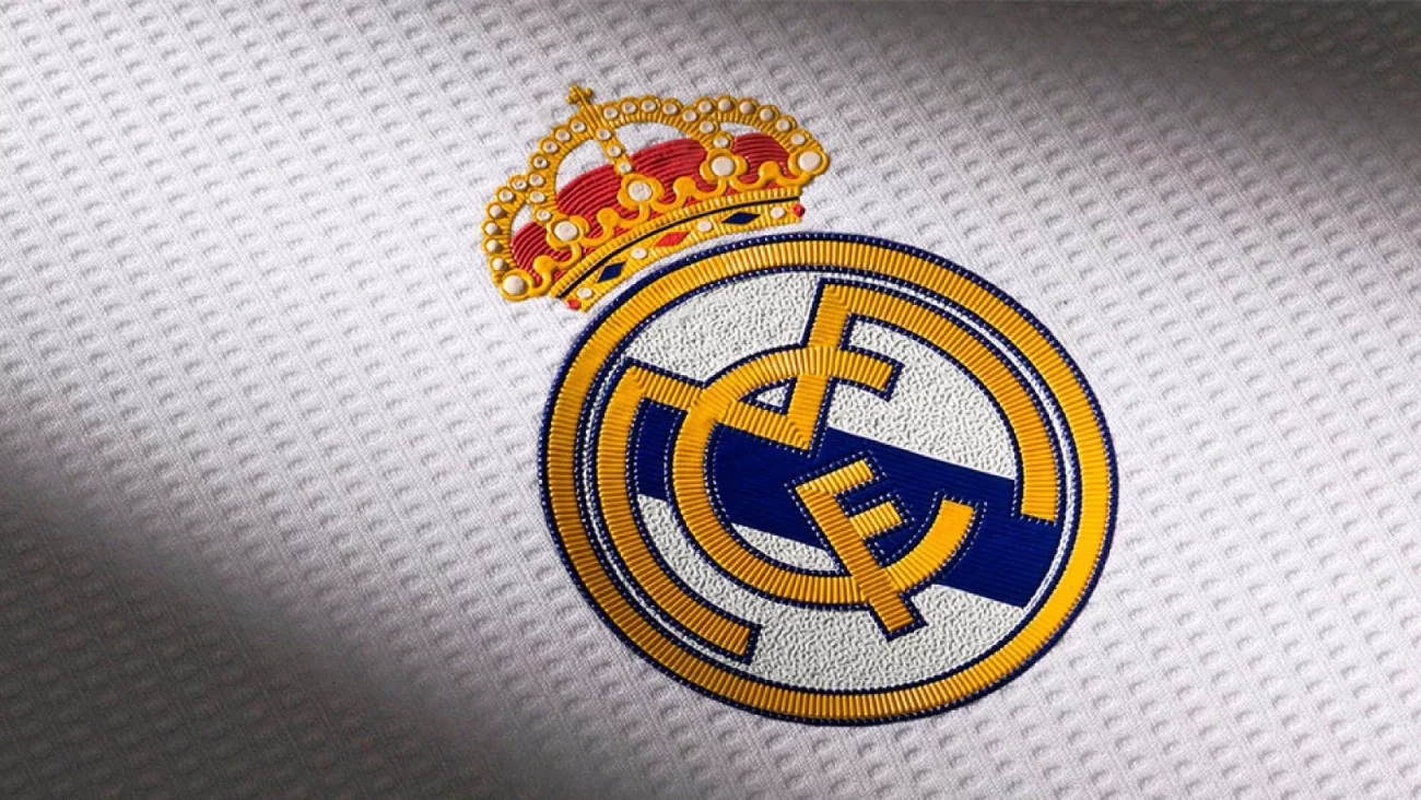 Presentan polémica camiseta del Real Madrid.