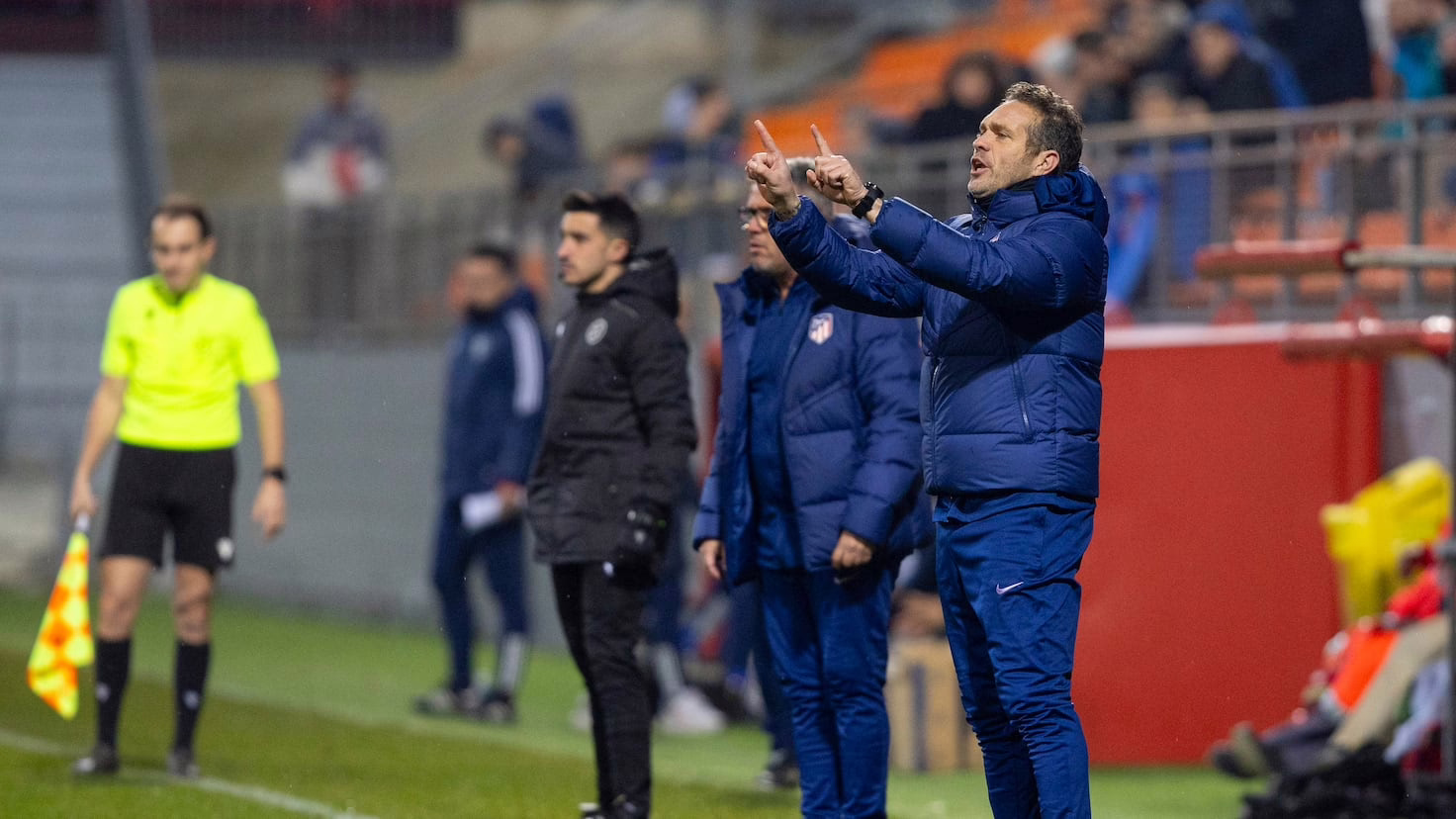 Tevenet firmará hasta junio y continuará si logra el ascenso.