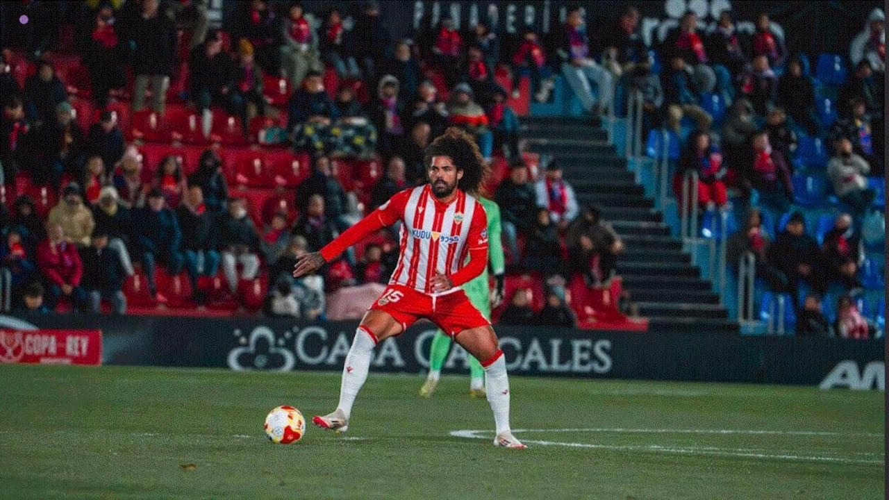 Aridane Hernández huye después de dar positivo en un test de alcoholemia.