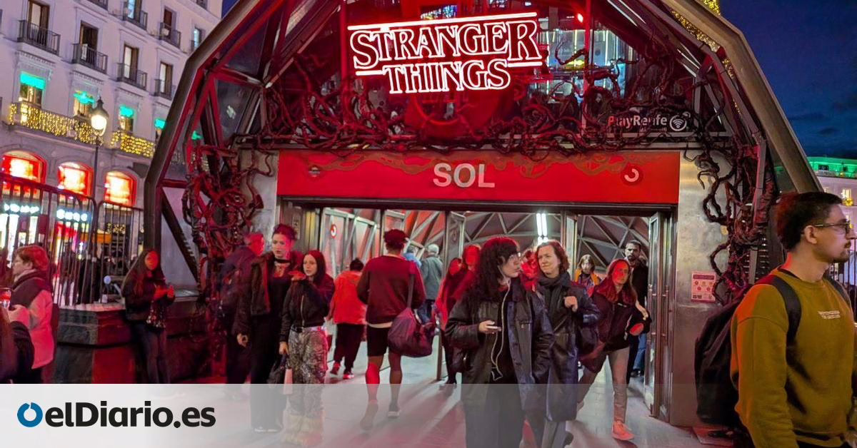 Los grotescos de la ballena de Sol: la industria publicitaria que convierte el 'Kilómetro 0' de Madrid en una campaña promocional.
