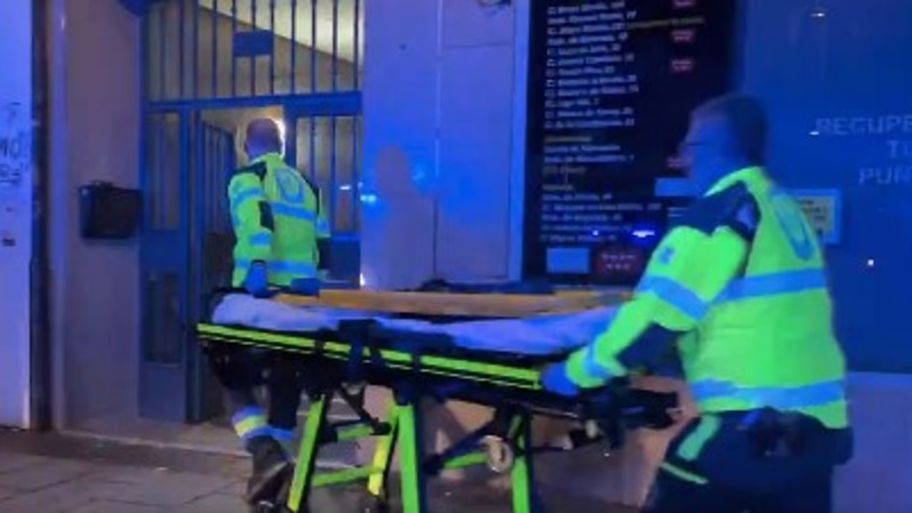 Fallece una mujer en un hogar de Madrid tras ser apuñalada en repetidas ocasiones.