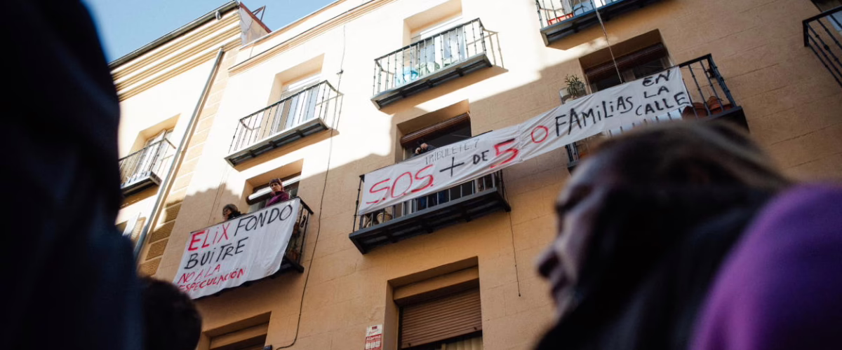 El fondo buitre relacionado con la familia Aguirre se enfrenta a la disolución por hostigamiento en el sector inmobiliario.