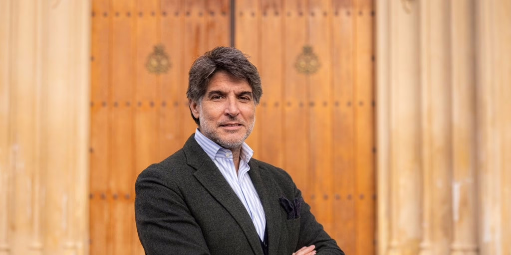 Emilio Jiménez se postula como hermano mayor de los Gitanos con el eslogan 'Latidos de hermandad'.