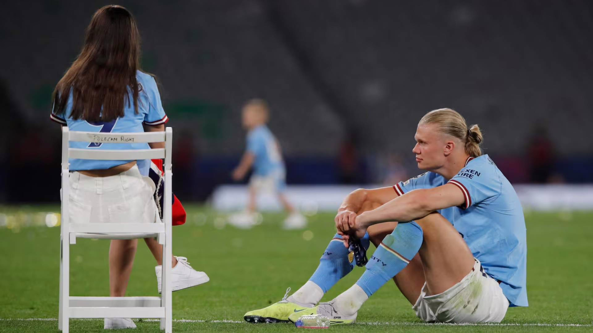 Haaland comparte una interesante historia sobre su novia, quien no tenía interés en ver fútbol.