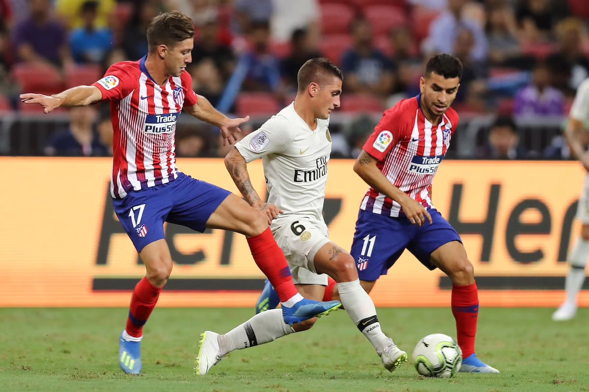 Delantero que tuvo experiencia en el Atlético de Madrid y en la Premier League fue presentado como agente libre a Colo Colo.