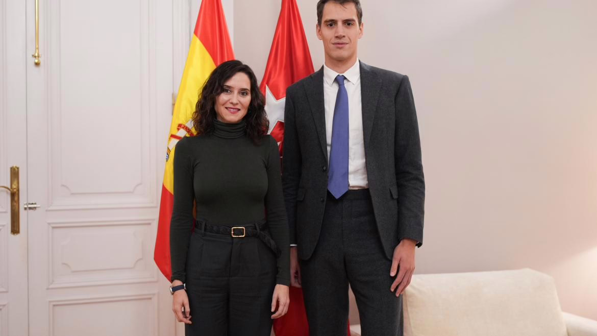 Díaz Ayuso establece un acuerdo con la startup francesa Mistral para desarrollar nuevos proyectos de Inteligencia Artificial en los servicios públicos de Madrid.