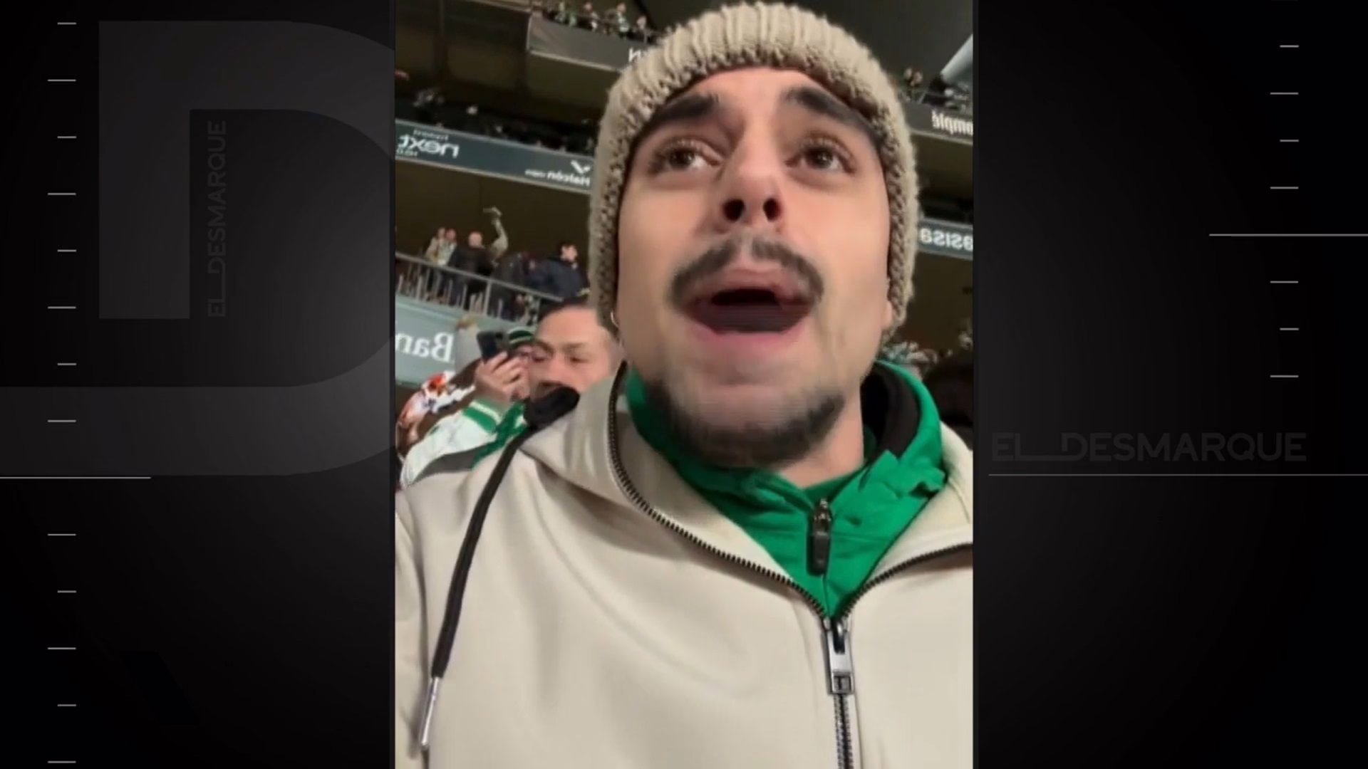 El aficionado que vive su pasión por el Betis con solo un cinco por ciento de su visión.