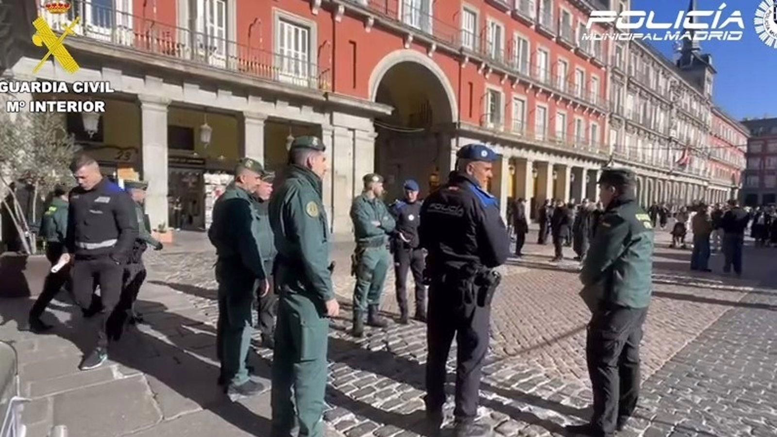 La Guardia Civil intensifica las medidas de seguridad en los eventos navideños de Madrid.