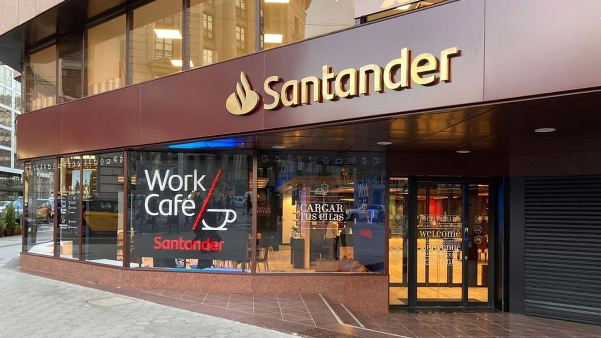 Santander mueve sus oficinas de banca privada en Madrid a Recoletos.