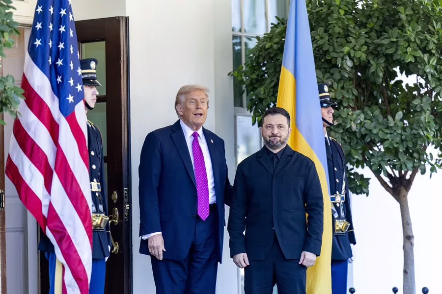 Zelenski y Trump se preparan para su reunión con el fin de abordar el plan de paz sugerido.