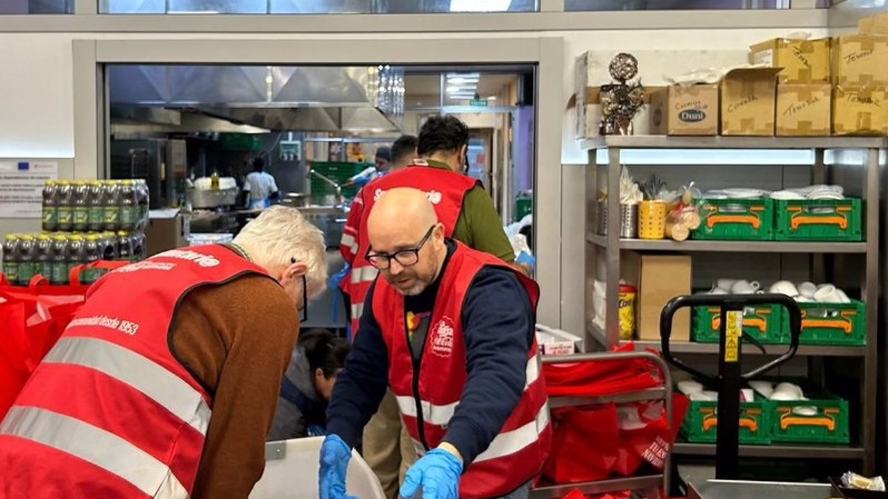 Coca-Cola colabora con 15 organizaciones y entidades sociales para distribuir 1.000 comidas en Madrid.