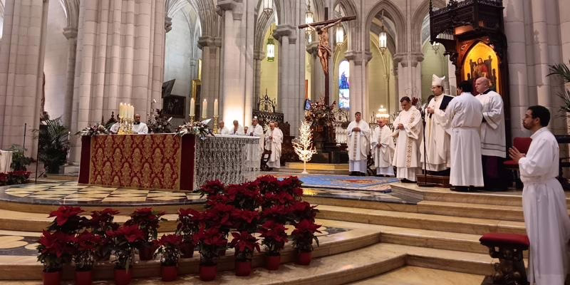 Arquidiócesis de Madrid - El cardenal Cobo, durante la Misa de Año Nuevo: «Llegó el momento de ser heraldos de la paz de Dios junto a María»