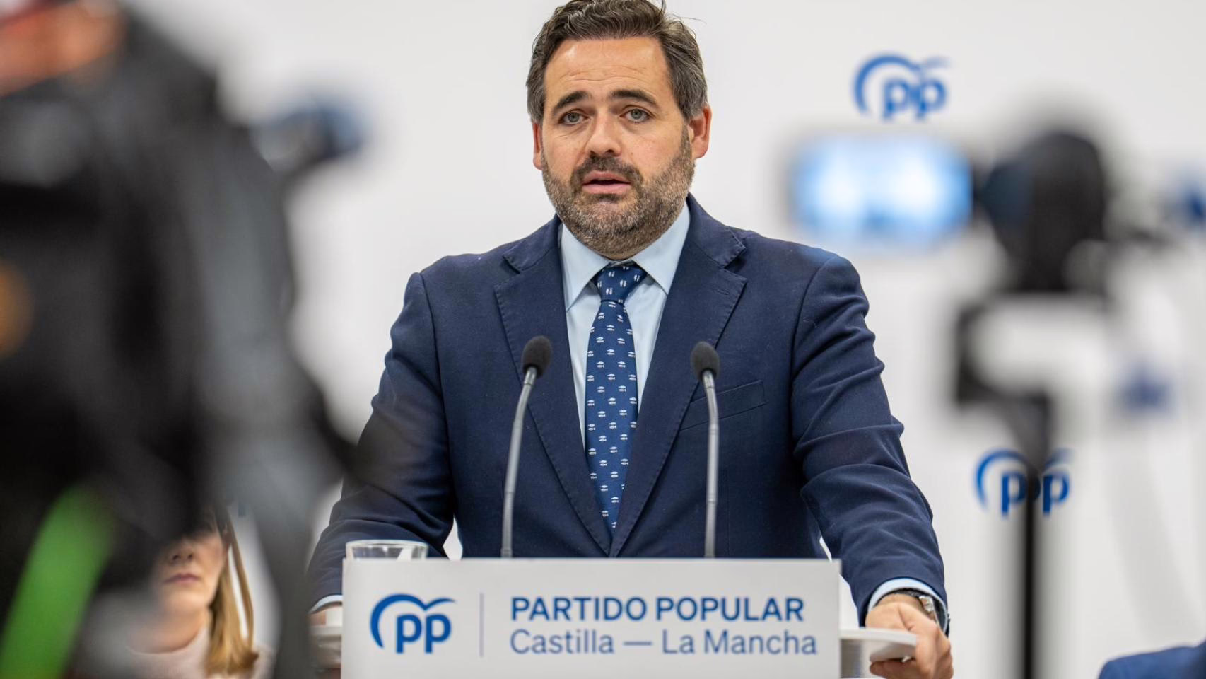 Núñez está de acuerdo con Page en que se debe permitir a los españoles expresarse y le solicita que inicie una moción de censura contra Sánchez: "No tiene complicaciones para hacerlo".