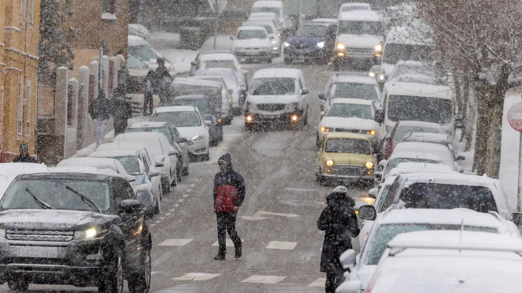 Temperaturas bajo cero con precipitaciones y heladas extensas de hasta -5 grados.