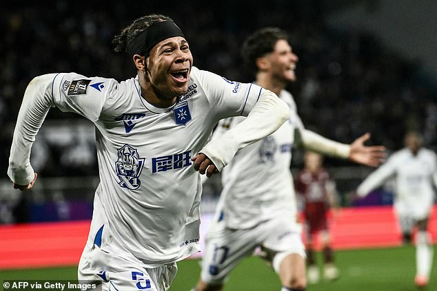 El joven del Auxerre, Kevin Danois, es una opción si Palace refuerza su mediocampo este mes.