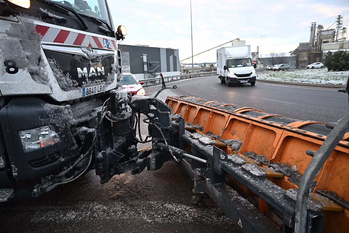 Condiciones climáticas en España tras la borrasca Francis: actualización sobre el estado de las carreteras | Se cierran 15 vías y hay restricciones en otras 26.