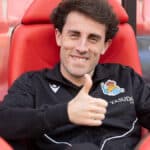 Álvaro Odriozola sentado en el banquillo de la Real Sociedad