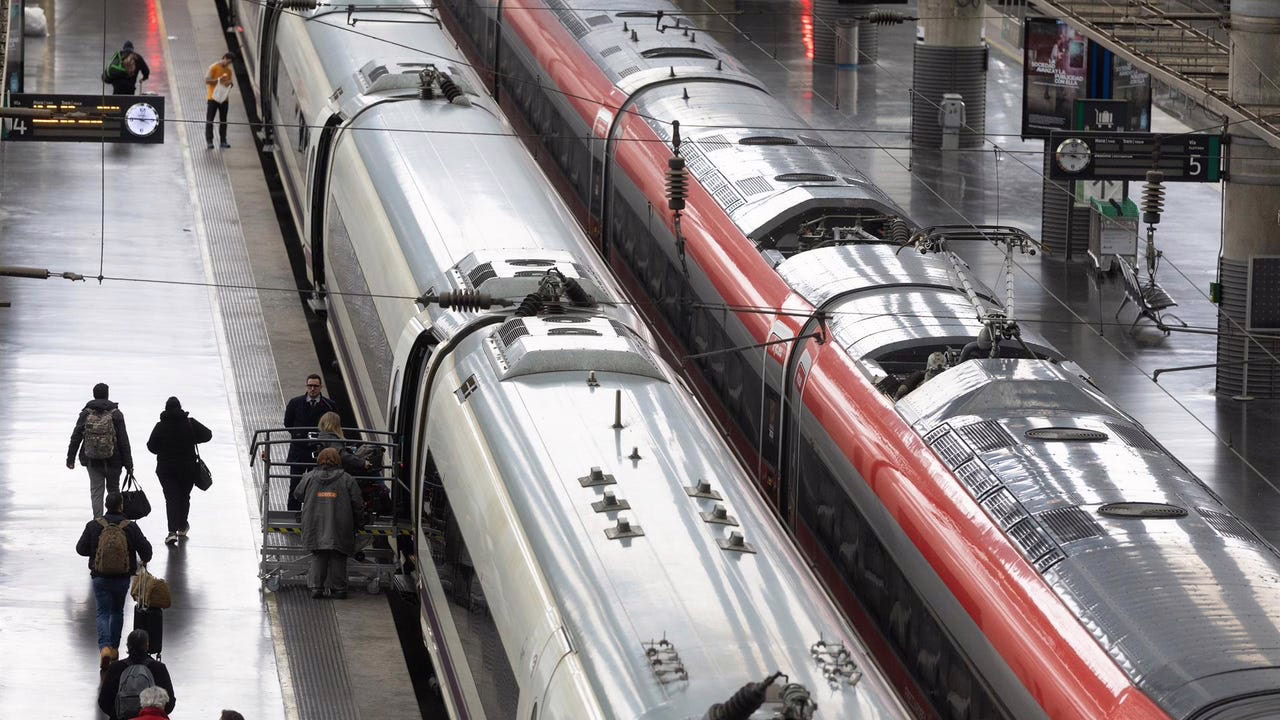 Un nuevo incidente causa retrasos de hasta una hora en los trenes de alta velocidad entre Madrid y Barcelona.
