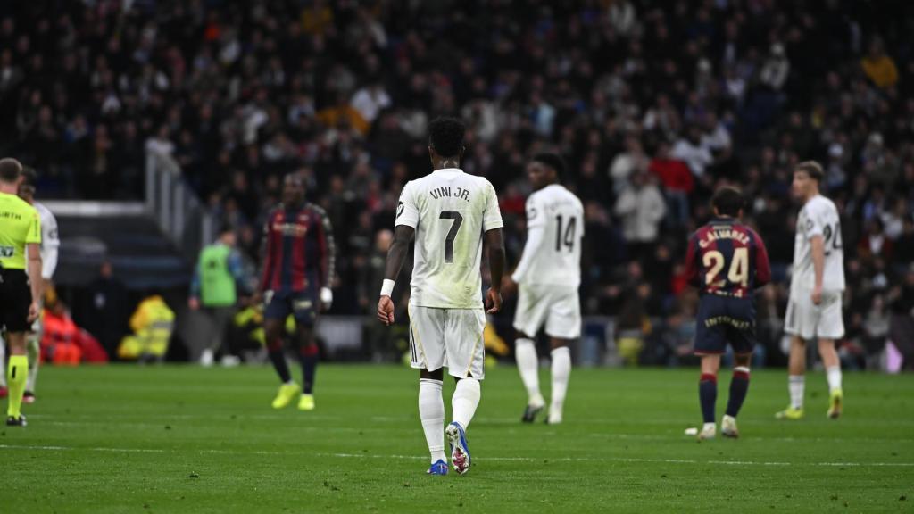 Vinicius, durante el Real Madrid - Levante