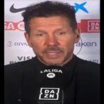 Diego Pablo Simeone gesticulando durante la rueda de prensa tras el partido Atlético de Madrid vs Alavés.
