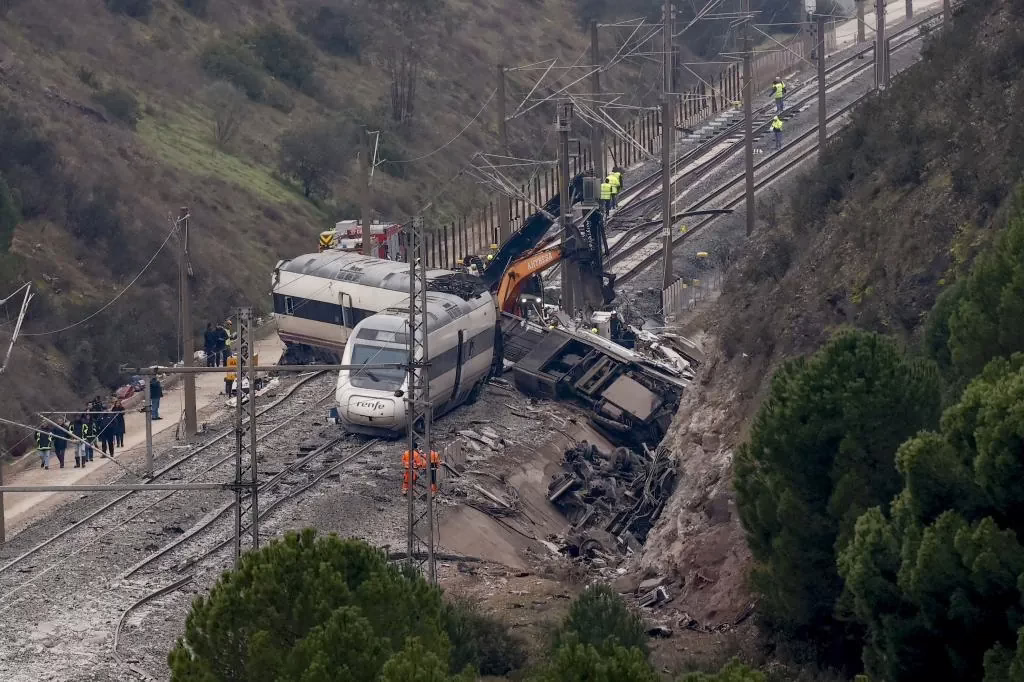 Últimas noticias en vivo sobre el accidente ferroviario en Barcelona y Córdoba: hallazgo de un nuevo cuerpo aumenta a 43 la cifra de fallecidos en el siniestro de Adamuz.