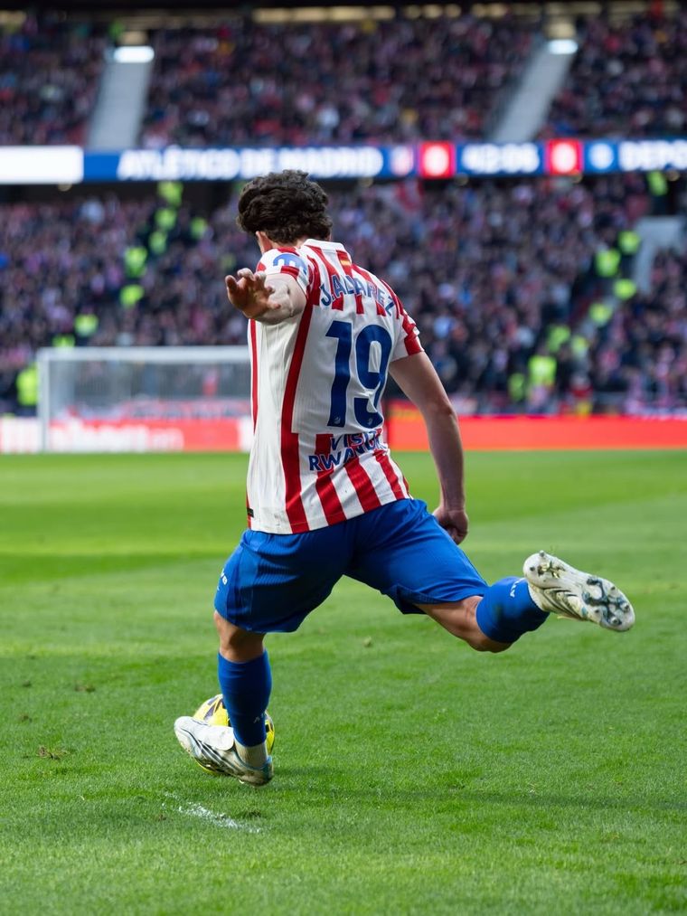 Julián Álvarez atraviesa un momento de sequía, pero mantiene la confianza de Simeone. Julián Álvarez atraviesa un momento de sequía, pero mantiene la confianza de Simeone.