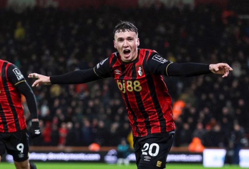 Bournemouth toma una decisión definitiva sobre el futuro de Álex Jiménez.