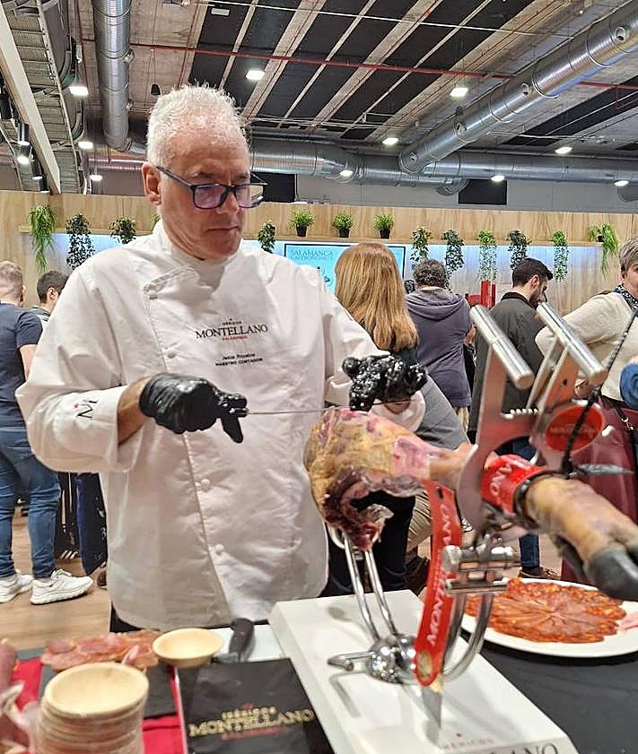 Imagen secundaria 2 - Ibéricos Montellano vuelve a deslumbrar en Madrid Fusión con su producto estrella