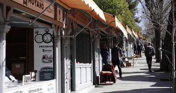 La Feria de Libros de la Cuesta de Moyano recibe la distinción de Bien de Interés Cultural.