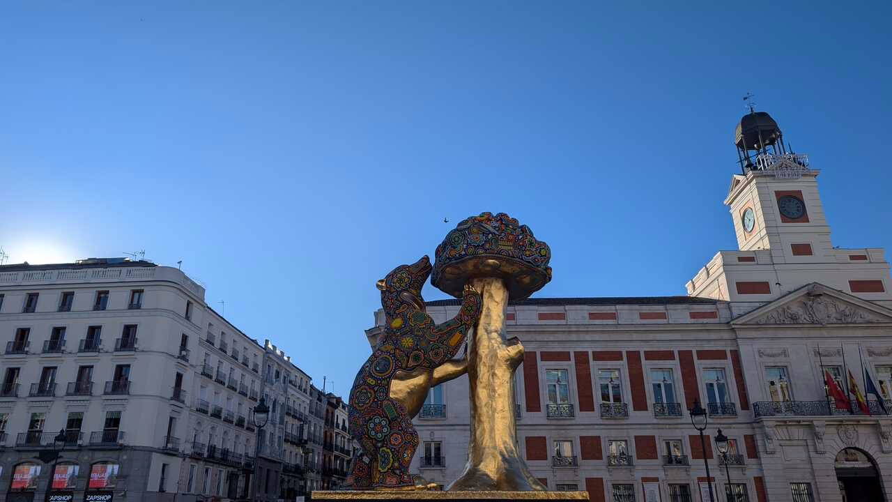 Nueva estatua del Oso y el Madroño en la Puerta del Sol