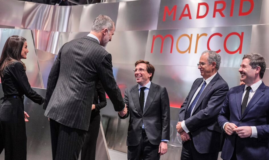 Almeida se reúne con los Reyes en FITUR 2026 y fortalece la visibilidad turística de Madrid.