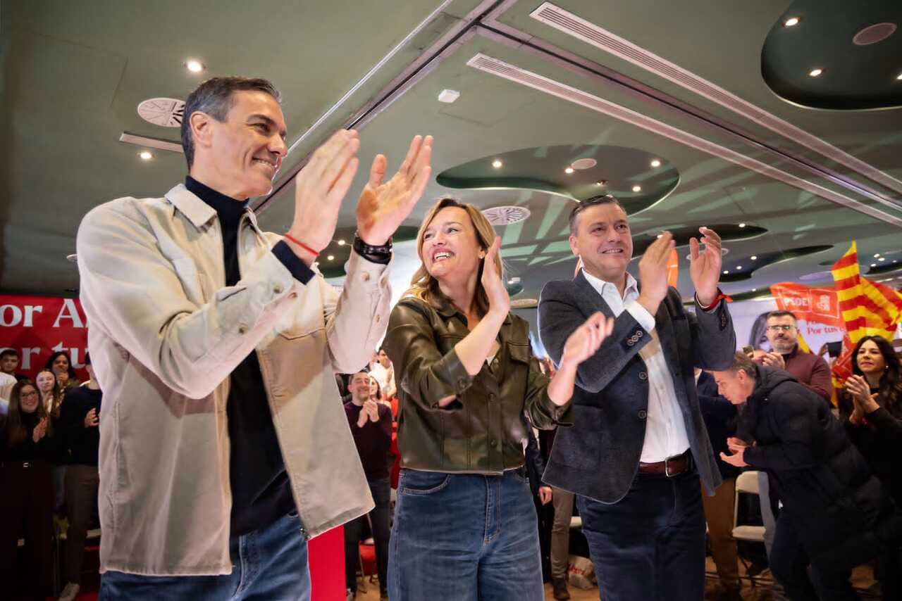 Sánchez respalda a Óscar Puente tras los incidentes en el ferrocarril y solicita apoyo para impulsar el progreso en Aragón con Pilar Alegría.