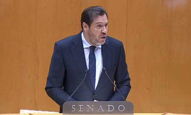 Puente dice que cuando escucha a senadores del PP solicitar su renuncia "es como escuchar la lluvia".