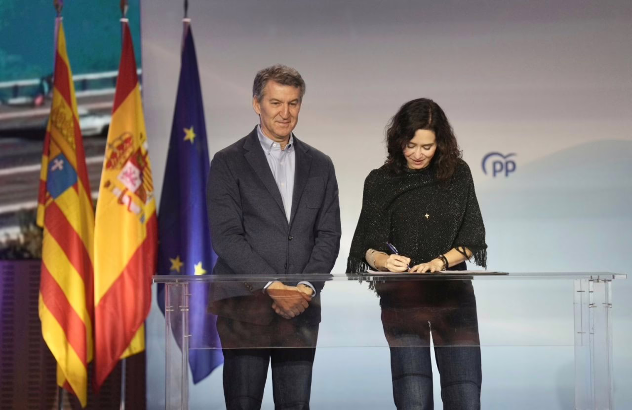 Ayuso suscribe la 'Declaración de Zaragoza' junto a otros presidentes autonómicos del PP.