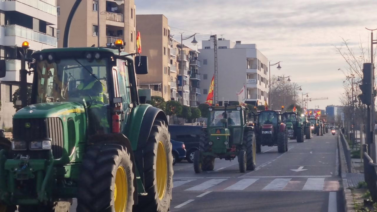 El sector agrícola de Madrid continúa sus protestas a pesar de la suspensión del pacto entre la UE y Mercosur: "Es el ocaso de la soberanía alimentaria".
