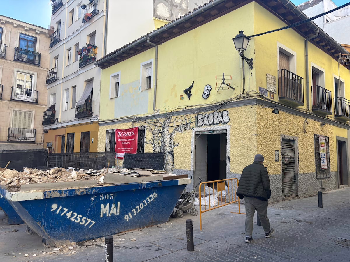 Lavapiés pierde cinco habitantes diariamente y el emblemático restaurante Baobab se convertirá en un hostal cápsula con 288 camas | Noticias de Madrid